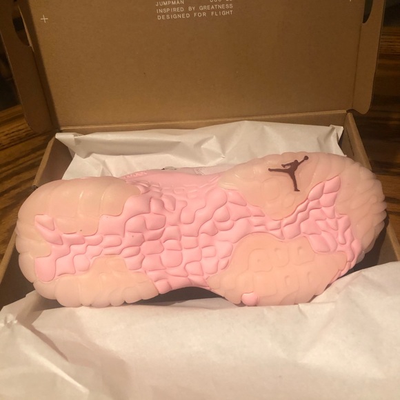 NWT Jordan’s Delta 2 Sneaker Womens. Purchased at Nordstrom Size 6..5 US Runs Up - Picture 10 of 16